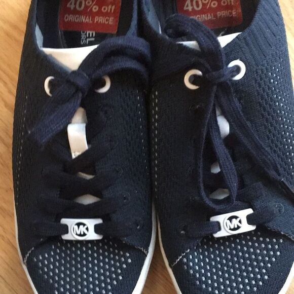 Michael Kors Skyler Shoes - Picture 5 of 12